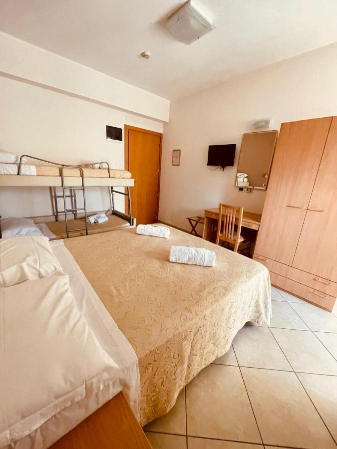צ'סנטיקו Hotel Favorita מראה חיצוני תמונה