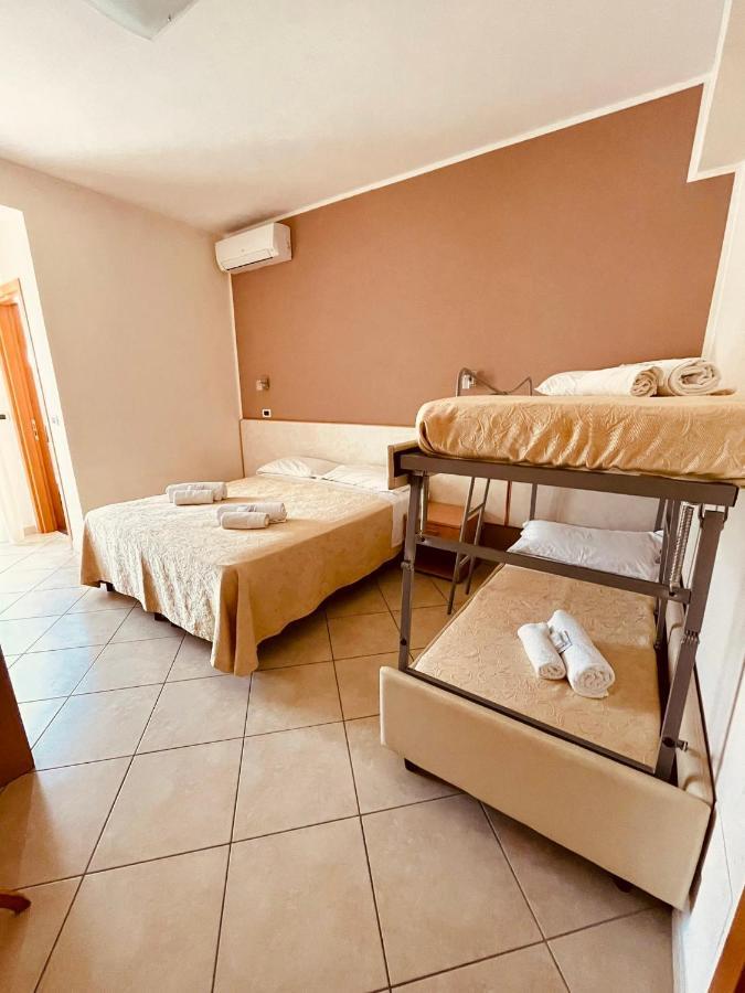 צ'סנטיקו Hotel Favorita מראה חיצוני תמונה