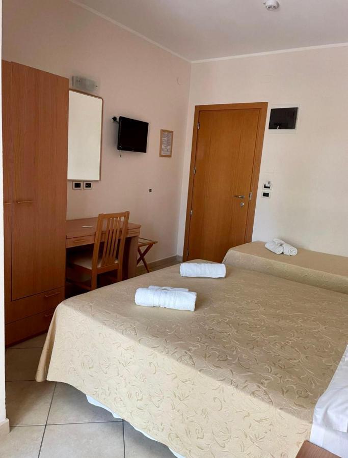 צ'סנטיקו Hotel Favorita מראה חיצוני תמונה