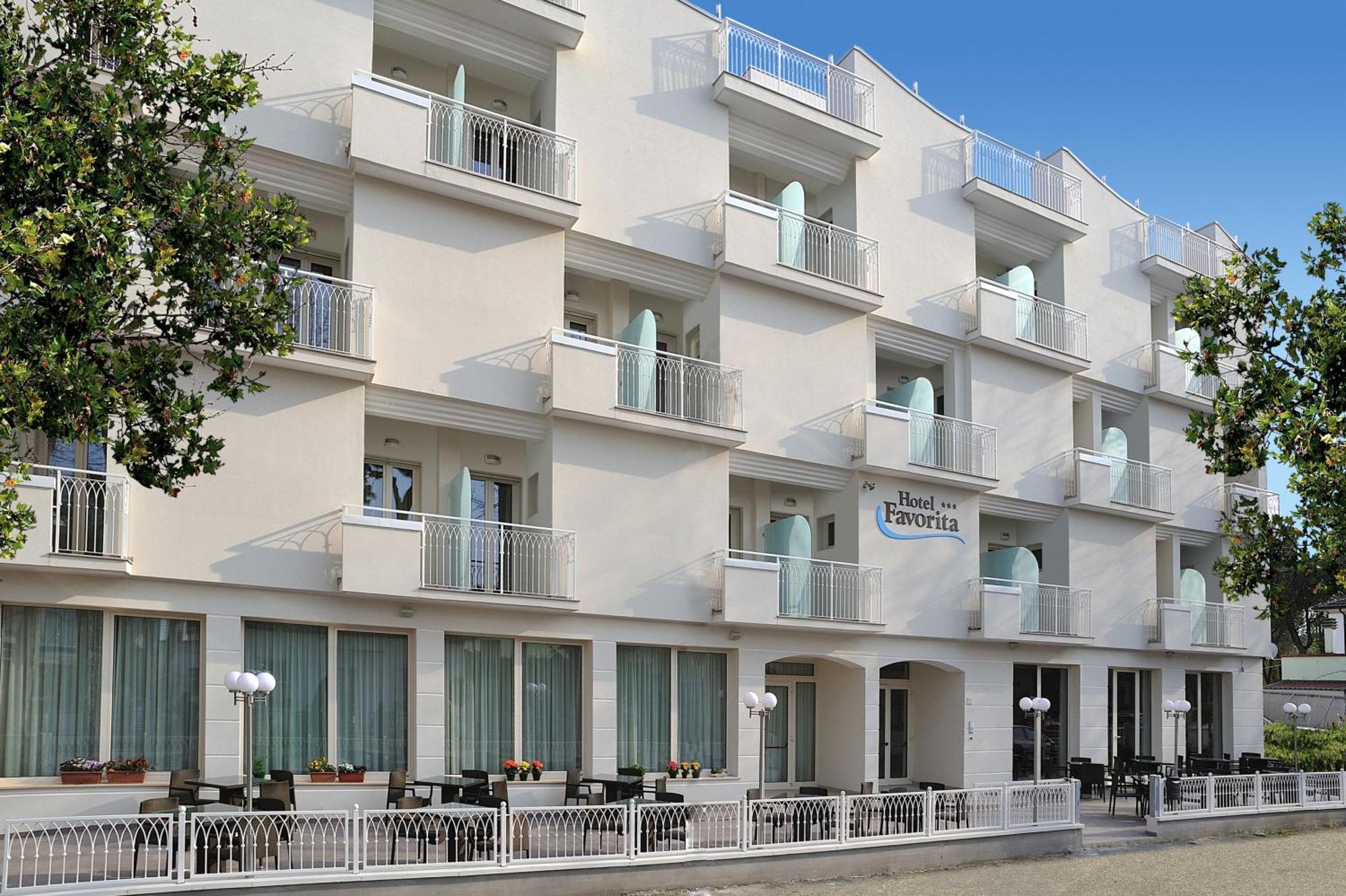 צ'סנטיקו Hotel Favorita מראה חיצוני תמונה