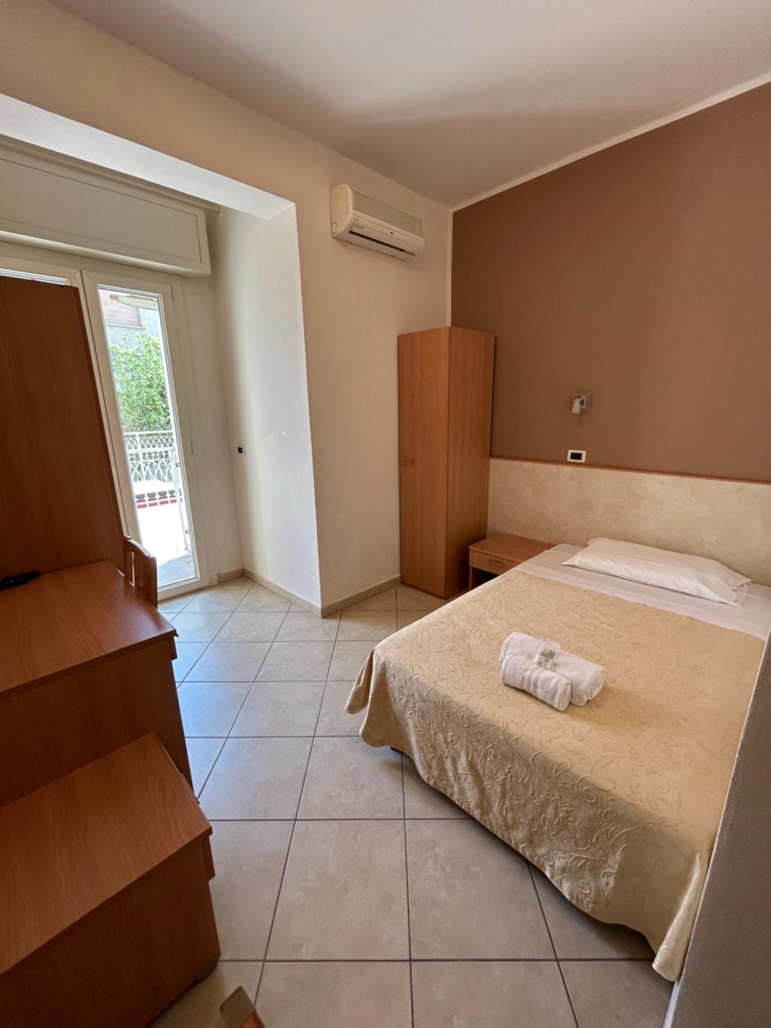 צ'סנטיקו Hotel Favorita מראה חיצוני תמונה