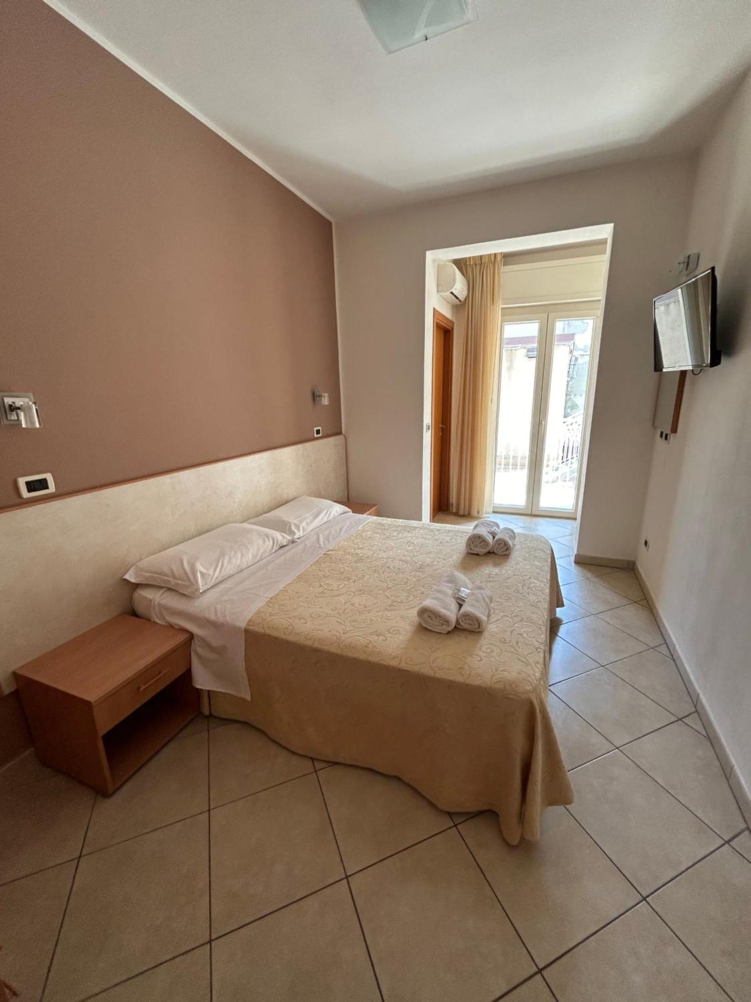צ'סנטיקו Hotel Favorita מראה חיצוני תמונה