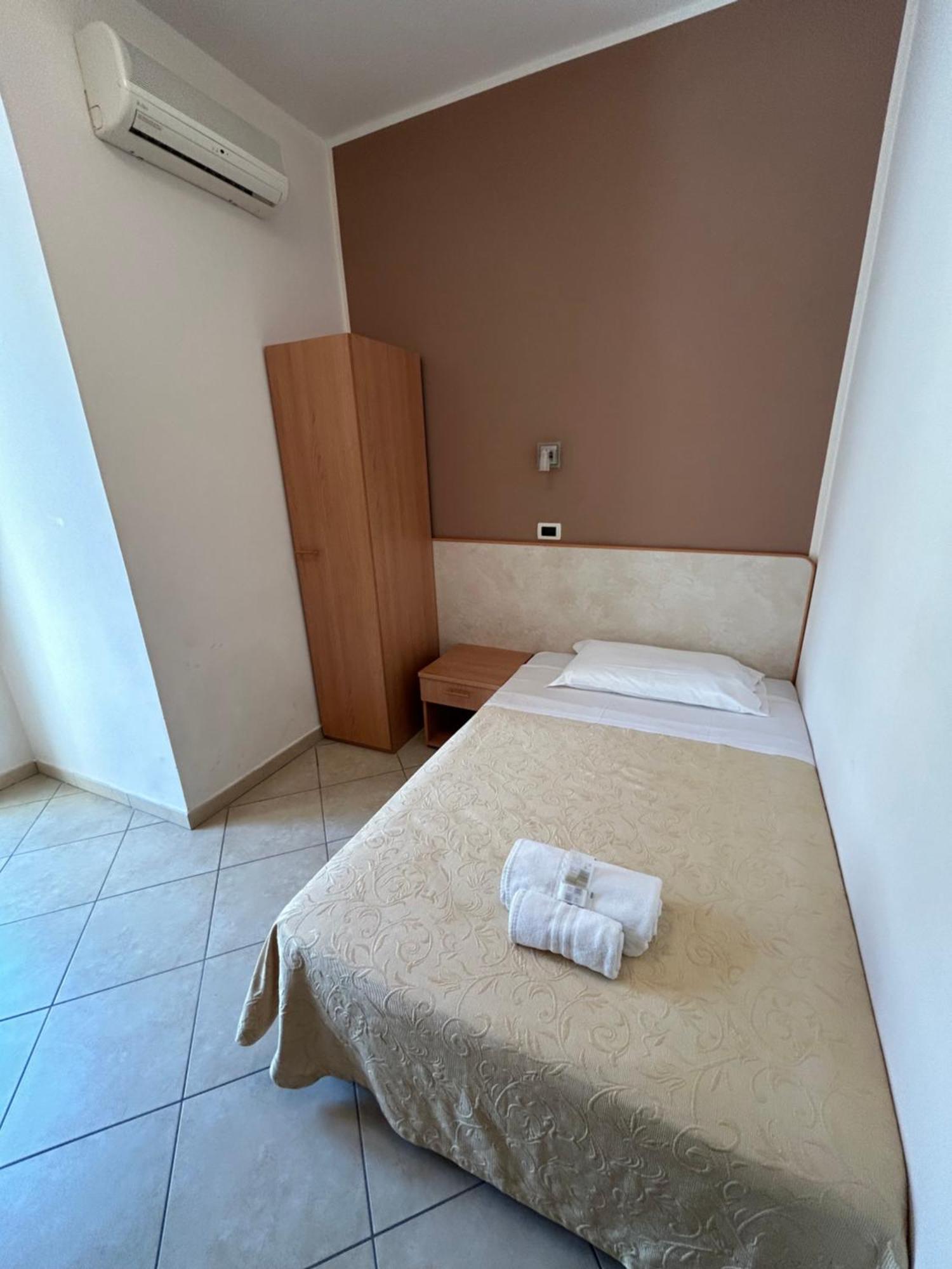 צ'סנטיקו Hotel Favorita מראה חיצוני תמונה