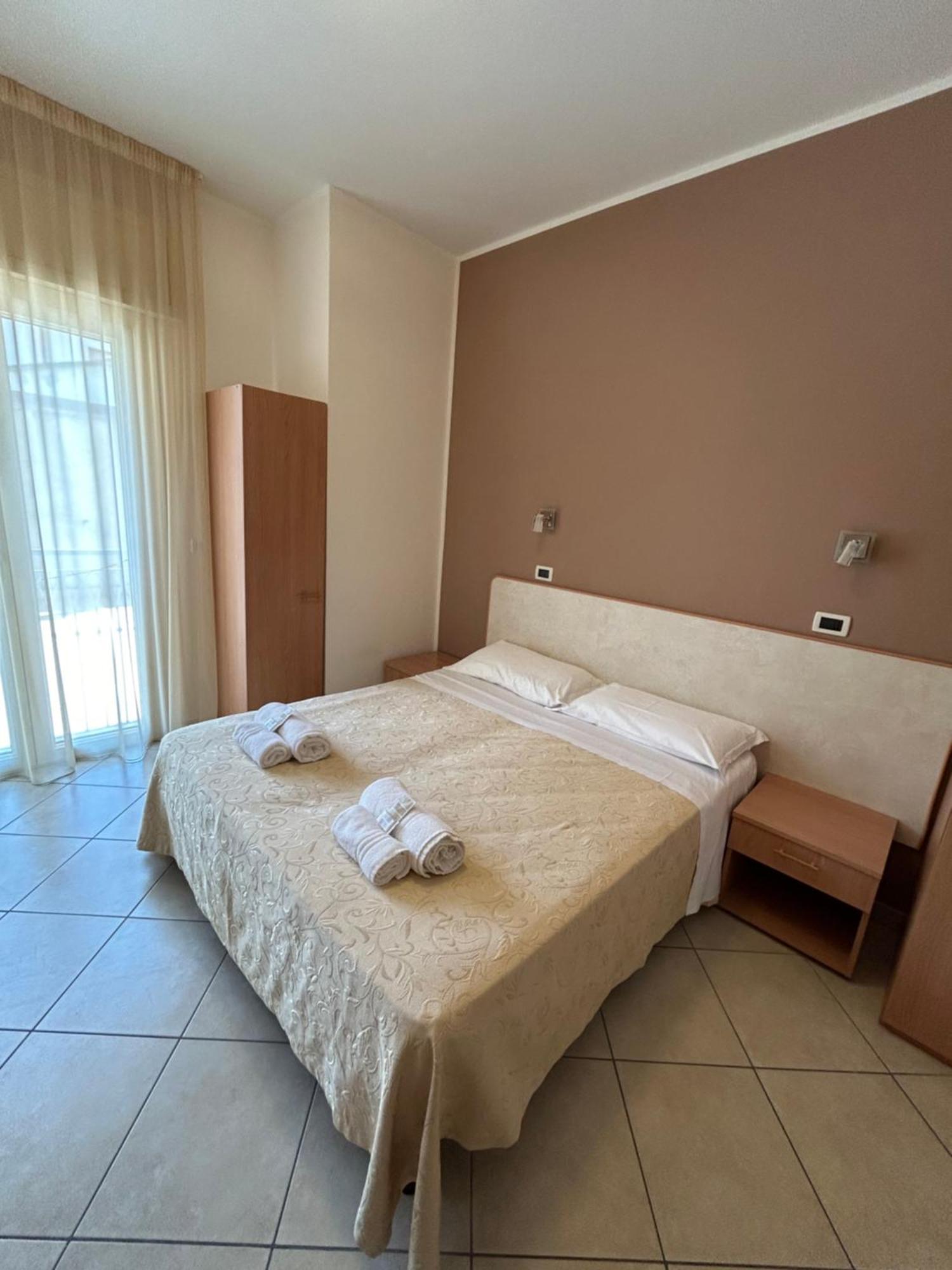 צ'סנטיקו Hotel Favorita מראה חיצוני תמונה