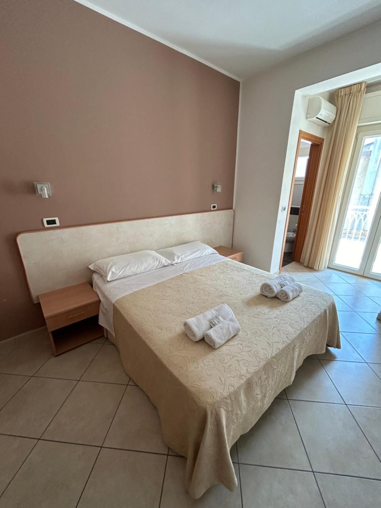 צ'סנטיקו Hotel Favorita מראה חיצוני תמונה