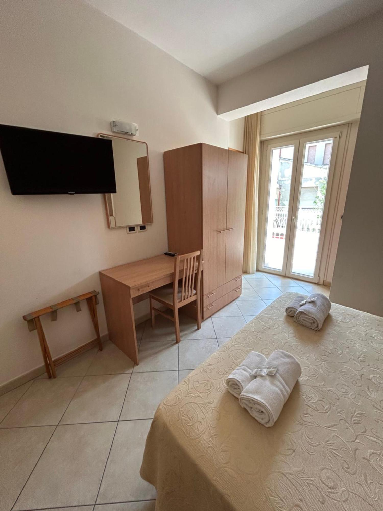 צ'סנטיקו Hotel Favorita מראה חיצוני תמונה