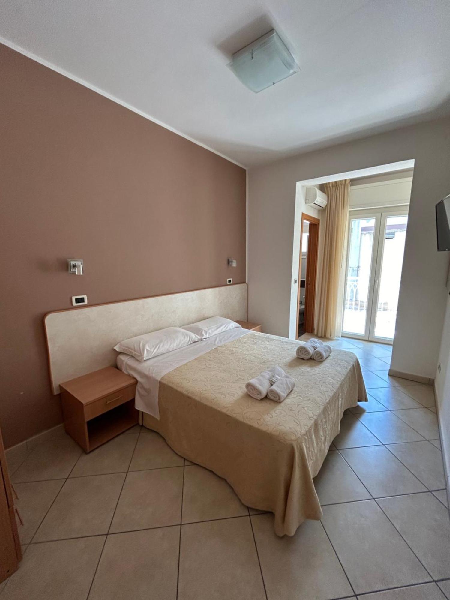 צ'סנטיקו Hotel Favorita מראה חיצוני תמונה