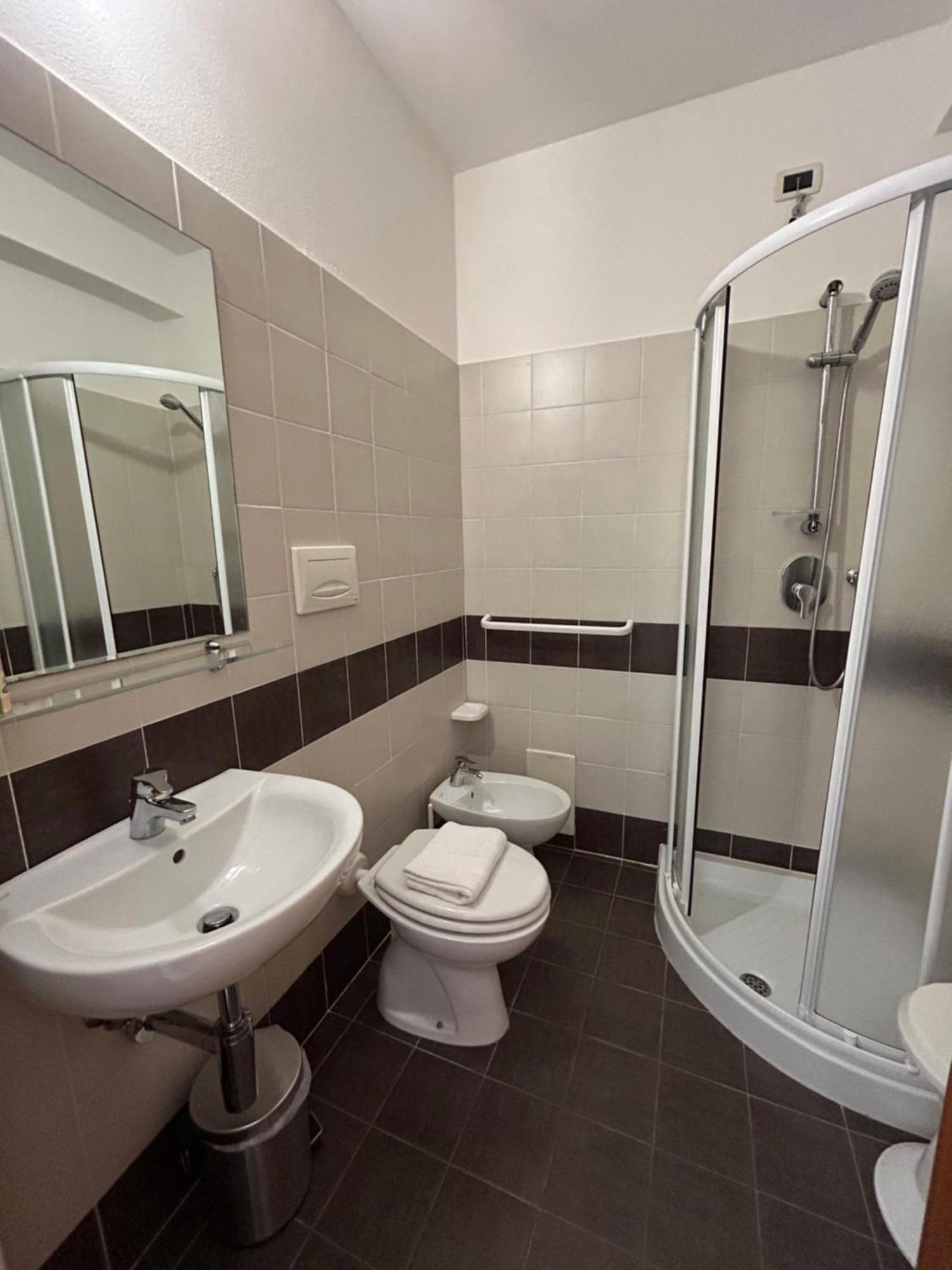 צ'סנטיקו Hotel Favorita מראה חיצוני תמונה