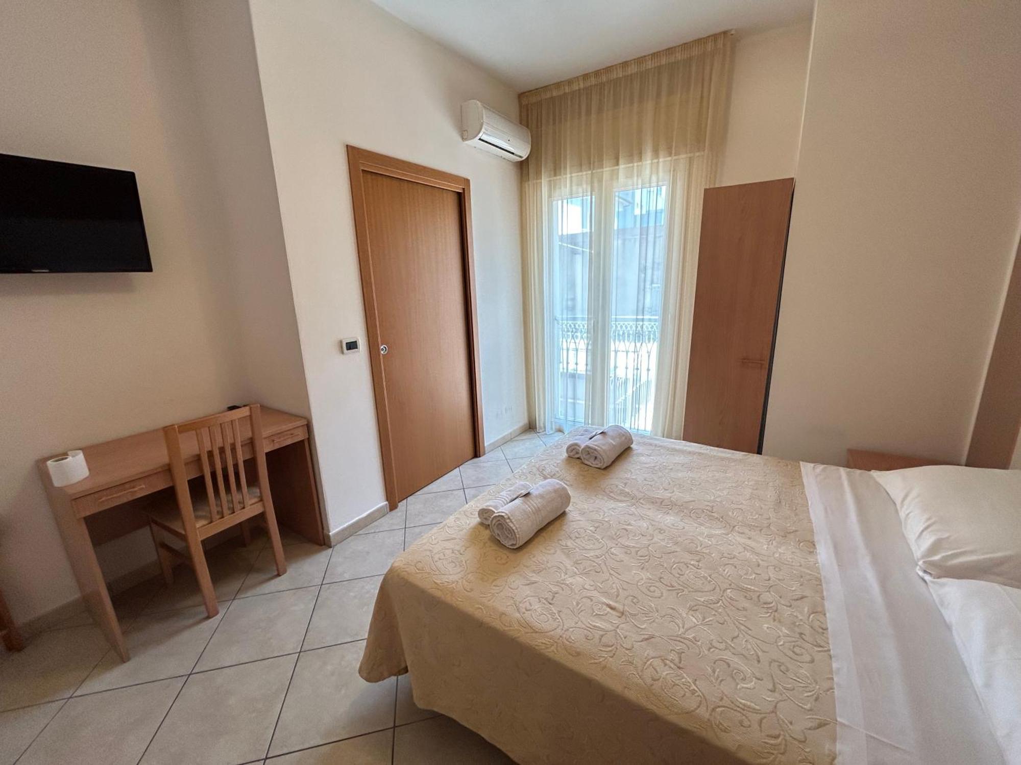 צ'סנטיקו Hotel Favorita מראה חיצוני תמונה