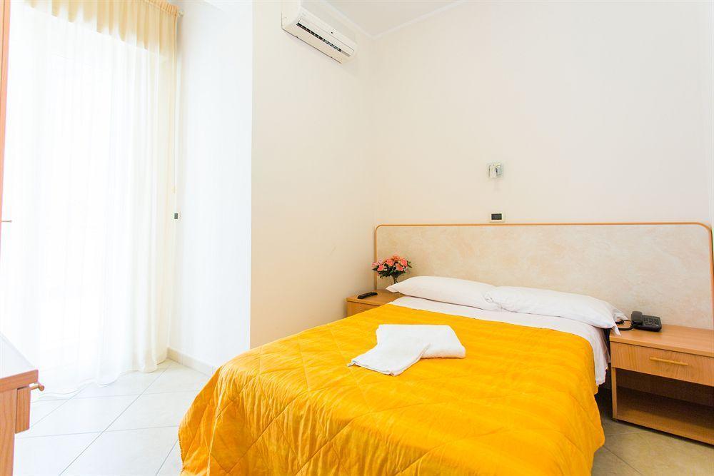 צ'סנטיקו Hotel Favorita מראה חיצוני תמונה