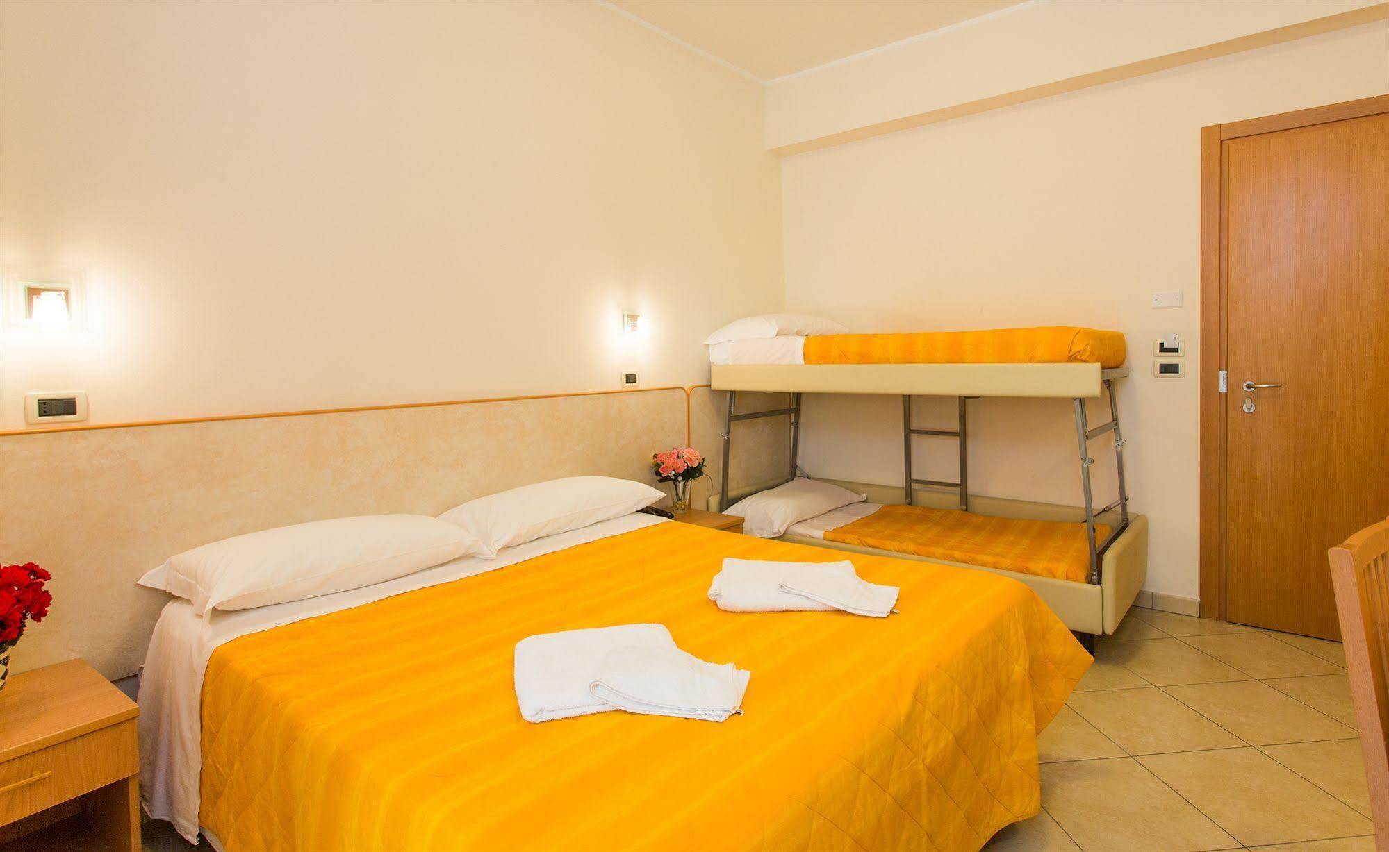 צ'סנטיקו Hotel Favorita מראה חיצוני תמונה